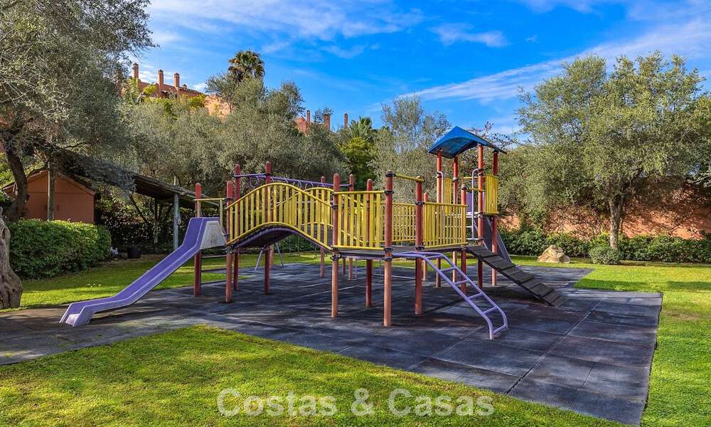 Apartamento listo para entrar a vivir a un paso del mar en Marbella Este 791507