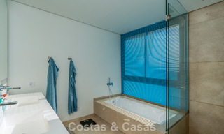 Lujoso apartamento de 3 dormitorios en venta con vistas panorámicas al mar en un resort cerrado en Marbella - Benahavís 791546 