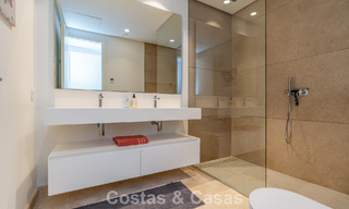 Lujoso apartamento de 3 dormitorios en venta con vistas panorámicas al mar en un resort cerrado en Marbella - Benahavís 791549 