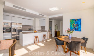 Lujoso apartamento de 3 dormitorios en venta con vistas panorámicas al mar en un resort cerrado en Marbella - Benahavís 791561 