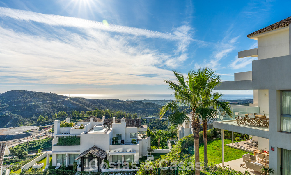 Lujoso apartamento de 3 dormitorios en venta con vistas panorámicas al mar en un resort cerrado en Marbella - Benahavís 791573
