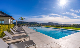 Lujoso apartamento de 3 dormitorios en venta con vistas panorámicas al mar en un resort cerrado en Marbella - Benahavís 791579 