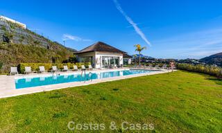 Lujoso apartamento de 3 dormitorios en venta con vistas panorámicas al mar en un resort cerrado en Marbella - Benahavís 791581 