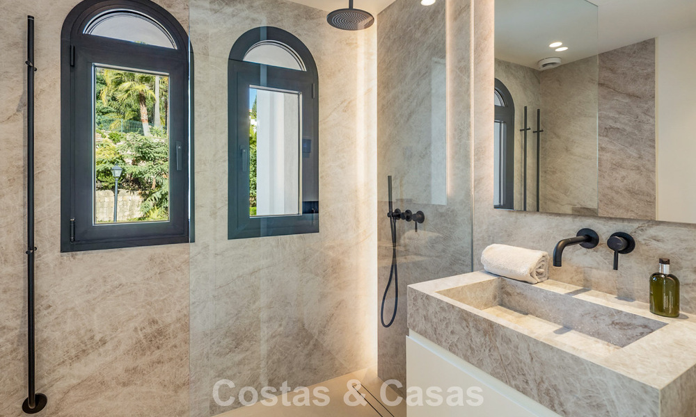 Exclusiva villa de lujo en primera línea de golf en venta en Marbella - Benahavís 791590