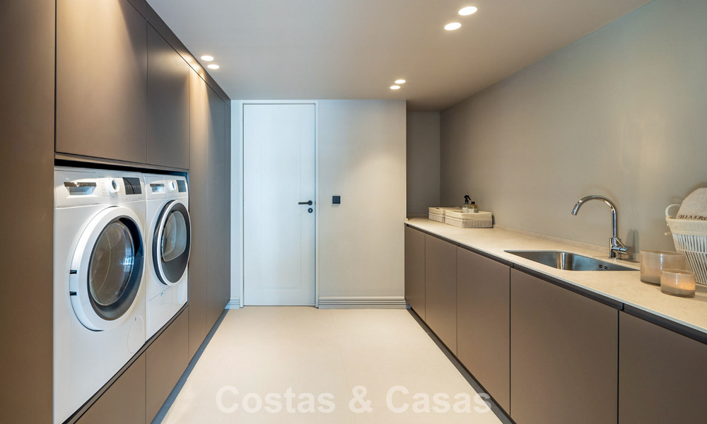 Exclusiva villa de lujo en primera línea de golf en venta en Marbella - Benahavís 791617