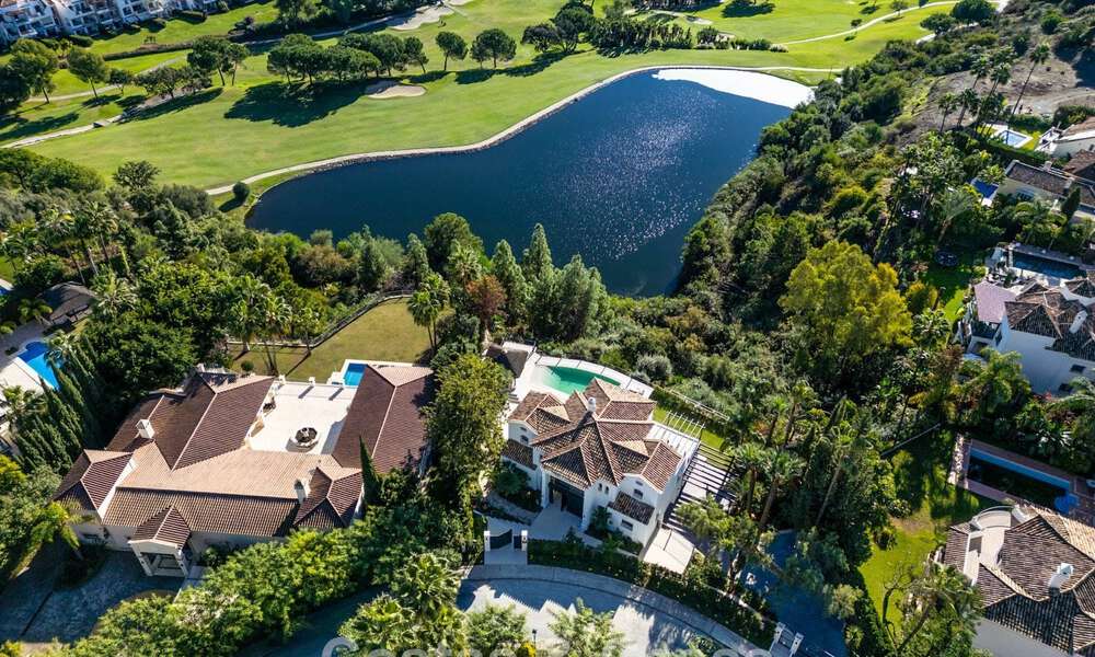 Exclusiva villa de lujo en primera línea de golf en venta en Marbella - Benahavís 791625