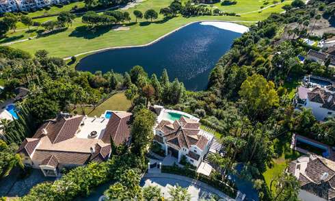 Exclusiva villa de lujo en primera línea de golf en venta en Marbella - Benahavís 791625