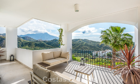 Apartamento en venta con impresionantes vistas en una prestigiosa zona de golf de La Quinta, Benahavís - Marbella 791522