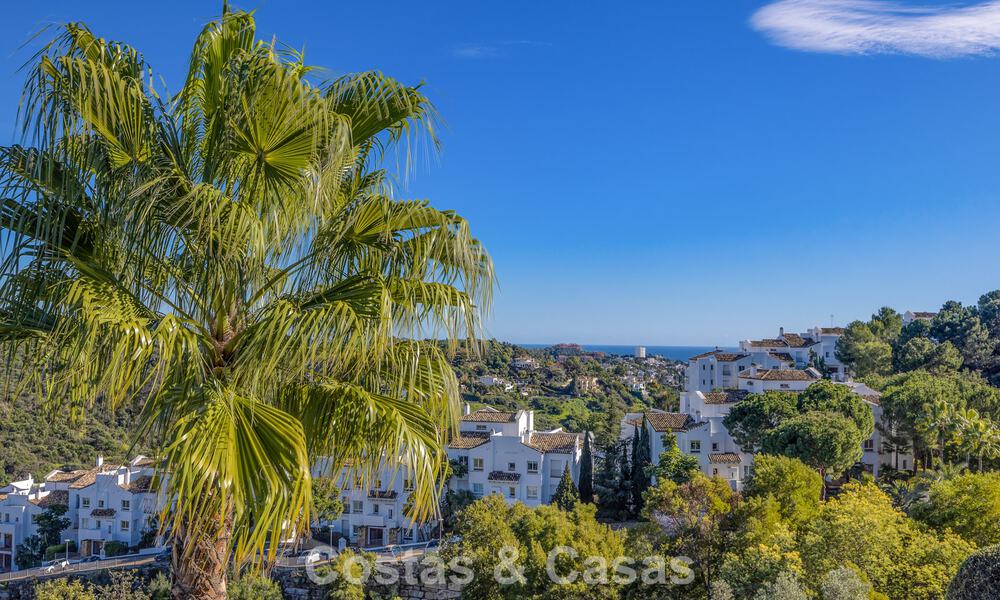 Apartamento en venta con impresionantes vistas en una prestigiosa zona de golf de La Quinta, Benahavís - Marbella 791525