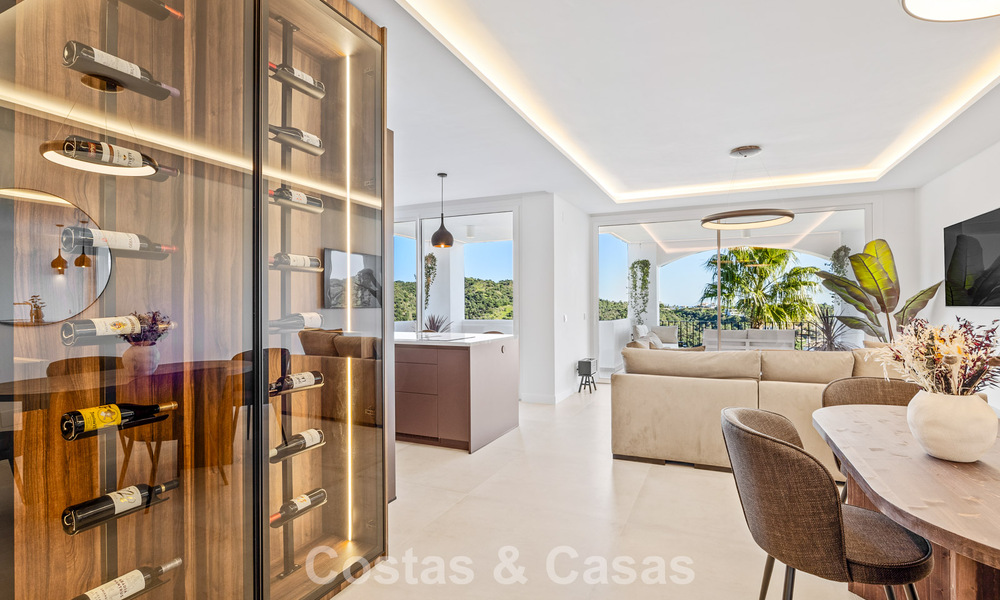 Apartamento en venta con impresionantes vistas en una prestigiosa zona de golf de La Quinta, Benahavís - Marbella 791527