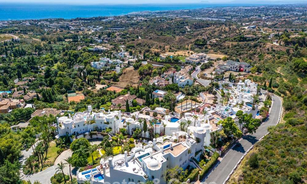Exclusivo ático dúplex con piscina privada y vistas panorámicas al mar en venta en la Milla de Oro de Marbella 791642