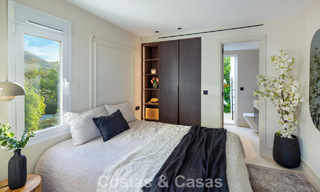 Exclusivo ático dúplex con piscina privada y vistas panorámicas al mar en venta en la Milla de Oro de Marbella 791655 