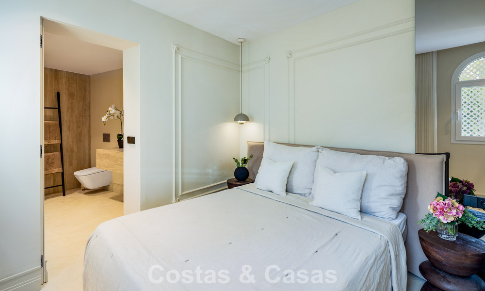 Exclusivo ático dúplex con piscina privada y vistas panorámicas al mar en venta en la Milla de Oro de Marbella 791656