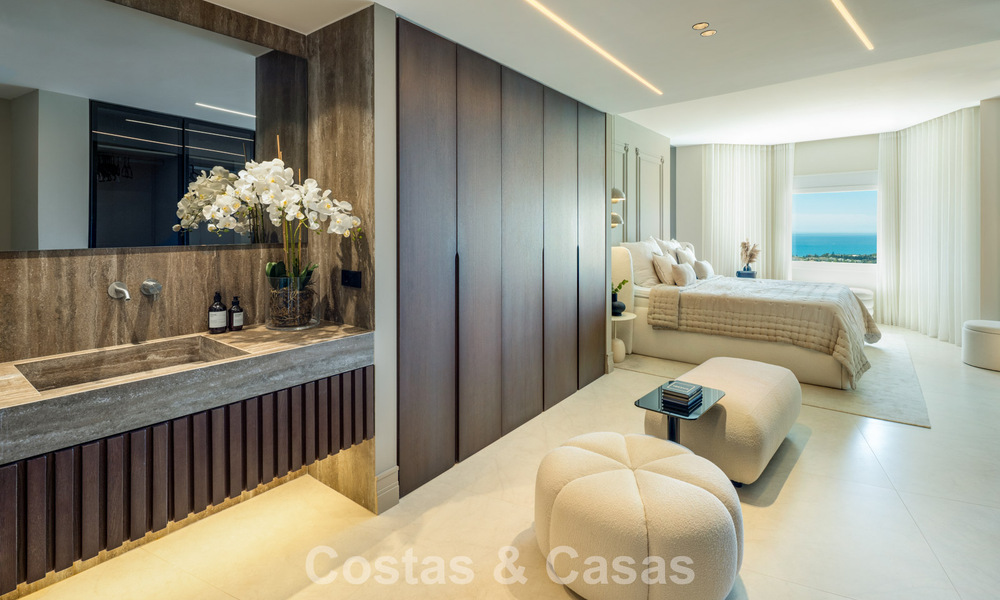 Exclusivo ático dúplex con piscina privada y vistas panorámicas al mar en venta en la Milla de Oro de Marbella 791661