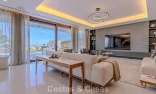 Villa de lujo moderna y completamente nueva con vistas al mar en venta en un resort de golf en Mijas, Costa del Sol 791681 
