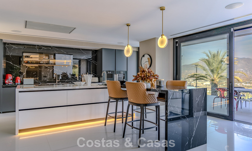 Villa de lujo moderna y completamente nueva con vistas al mar en venta en un resort de golf en Mijas, Costa del Sol 791684