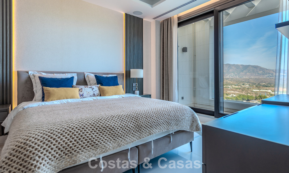 Villa de lujo moderna y completamente nueva con vistas al mar en venta en un resort de golf en Mijas, Costa del Sol 791695