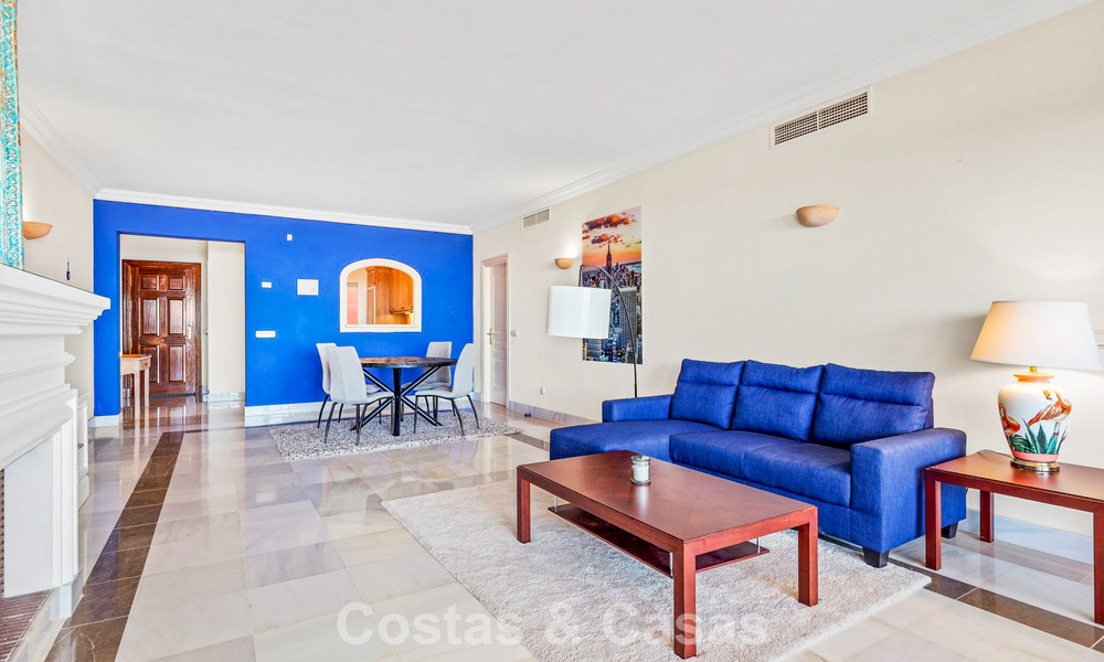 Apartamento listo para entrar a vivir y amplio con vistas panorámicas al mar en venta en Benahavís - Marbella 791740