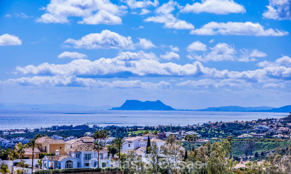 Ático listo para entrar a vivir con impresionantes vistas al mar en venta en Marbella - Benahavís 791765
