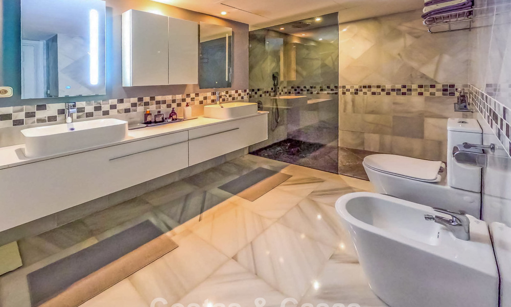 Ático listo para entrar a vivir con impresionantes vistas al mar en venta en Marbella - Benahavís 791772