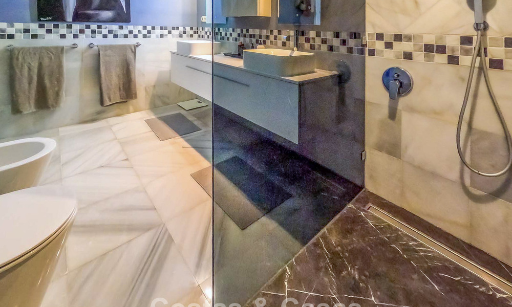 Ático listo para entrar a vivir con impresionantes vistas al mar en venta en Marbella - Benahavís 791774