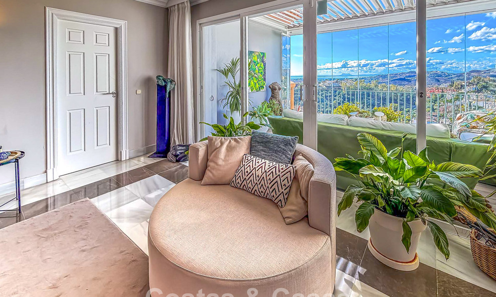 Ático listo para entrar a vivir con impresionantes vistas al mar en venta en Marbella - Benahavís 791789