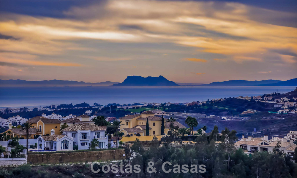 Ático listo para entrar a vivir con impresionantes vistas al mar en venta en Marbella - Benahavís 791793