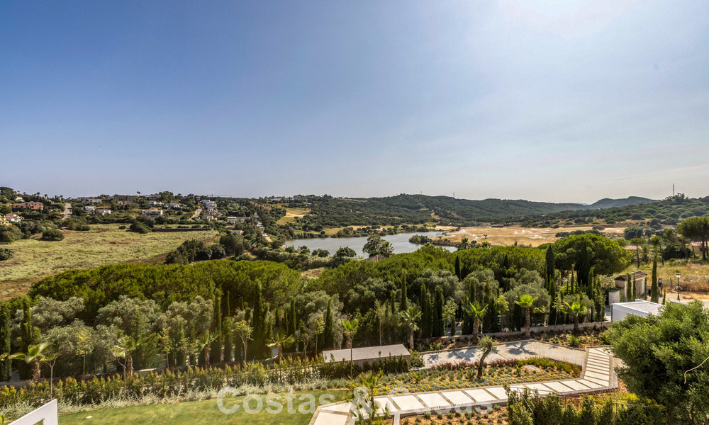 Villa de lujo de nueva construcción con diseño contemporáneo avanzado en venta en Sotogrande Alto, Costa del Sol 791838
