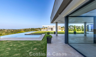 Villa de lujo de nueva construcción con diseño contemporáneo avanzado en venta en Sotogrande Alto, Costa del Sol 791840 