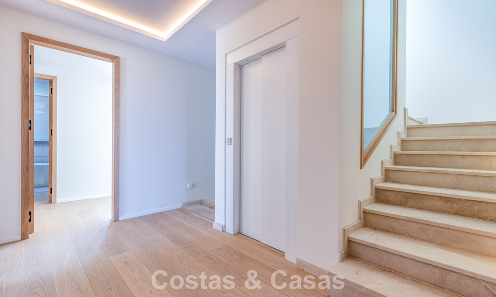 Villa de lujo de nueva construcción con diseño contemporáneo avanzado en venta en Sotogrande Alto, Costa del Sol 791848