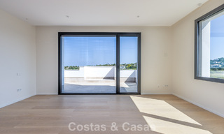 Villa de lujo de nueva construcción con diseño contemporáneo avanzado en venta en Sotogrande Alto, Costa del Sol 791850 
