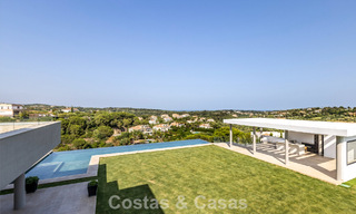 Villa de lujo de nueva construcción con diseño contemporáneo avanzado en venta en Sotogrande Alto, Costa del Sol 791860 