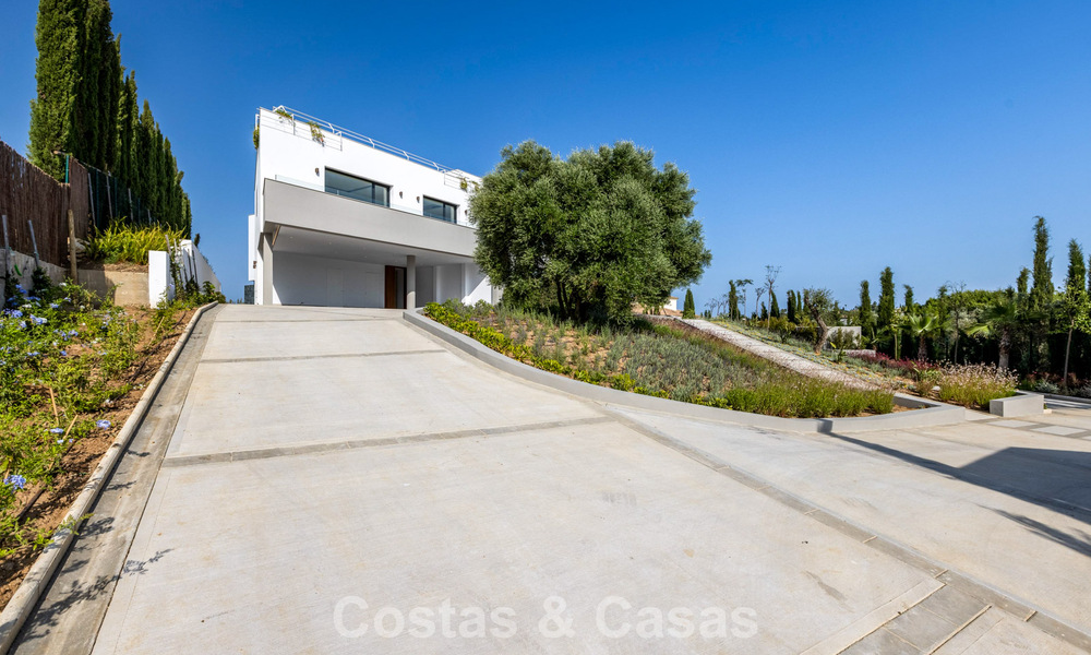 Villa de lujo de nueva construcción con diseño contemporáneo avanzado en venta en Sotogrande Alto, Costa del Sol 791869