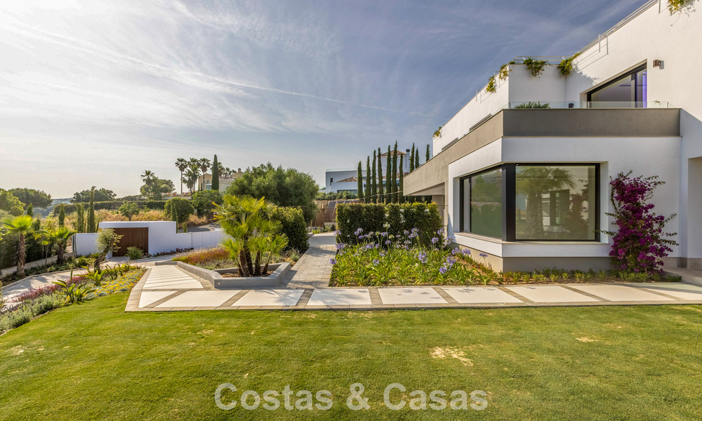 Villa de lujo de nueva construcción con diseño contemporáneo avanzado en venta en Sotogrande Alto, Costa del Sol 791872