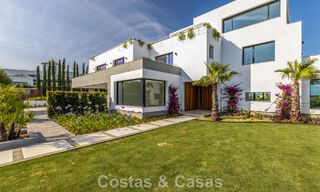 Villa de lujo de nueva construcción con diseño contemporáneo avanzado en venta en Sotogrande Alto, Costa del Sol 791889 