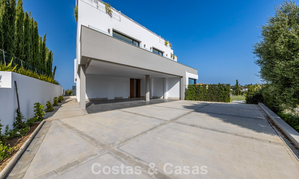 Villa de lujo de nueva construcción con diseño contemporáneo avanzado en venta en Sotogrande Alto, Costa del Sol 791890