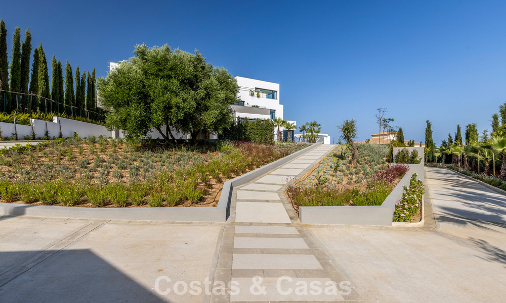 Villa de lujo de nueva construcción con diseño contemporáneo avanzado en venta en Sotogrande Alto, Costa del Sol 791893