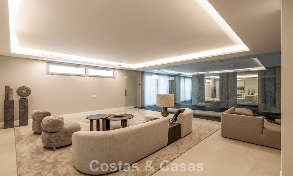 Villa de clase, lujosamente renovada en venta en Marbella - Benahavís 791988