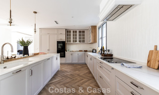 Villa de clase, lujosamente renovada en venta en Marbella - Benahavís 791989 