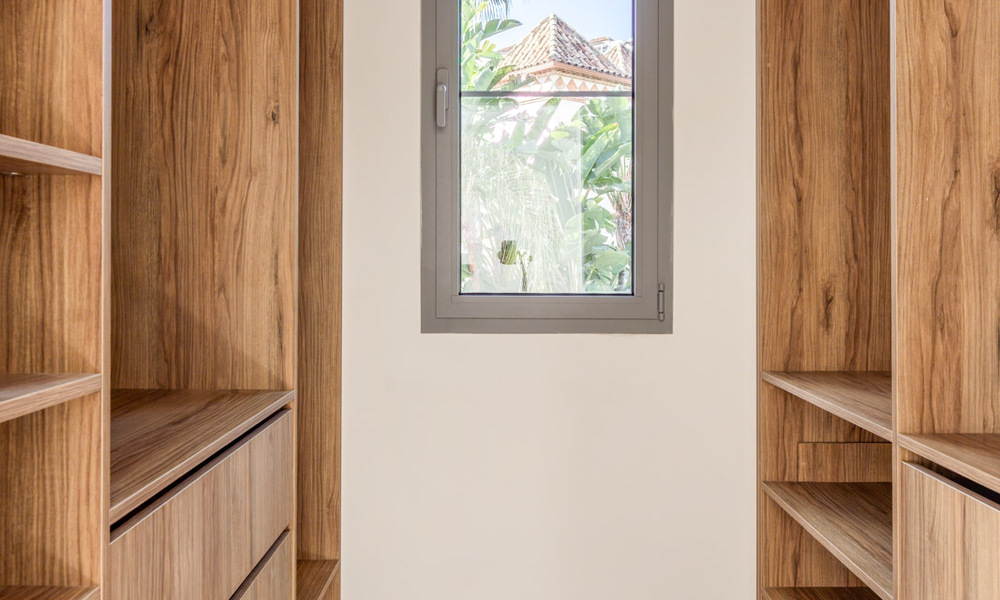 Villa de clase, lujosamente renovada en venta en Marbella - Benahavís 792004