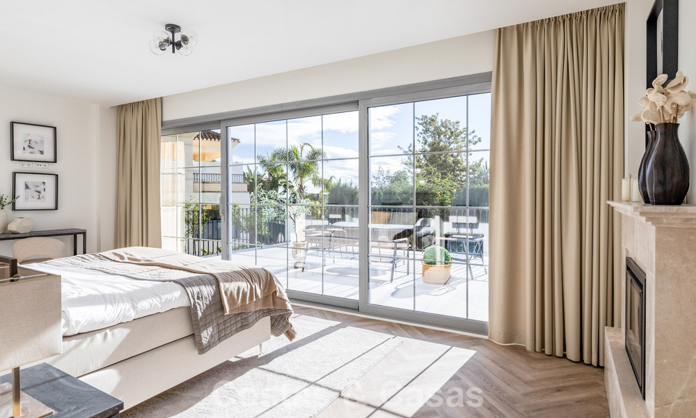 Villa de clase, lujosamente renovada en venta en Marbella - Benahavís 792006