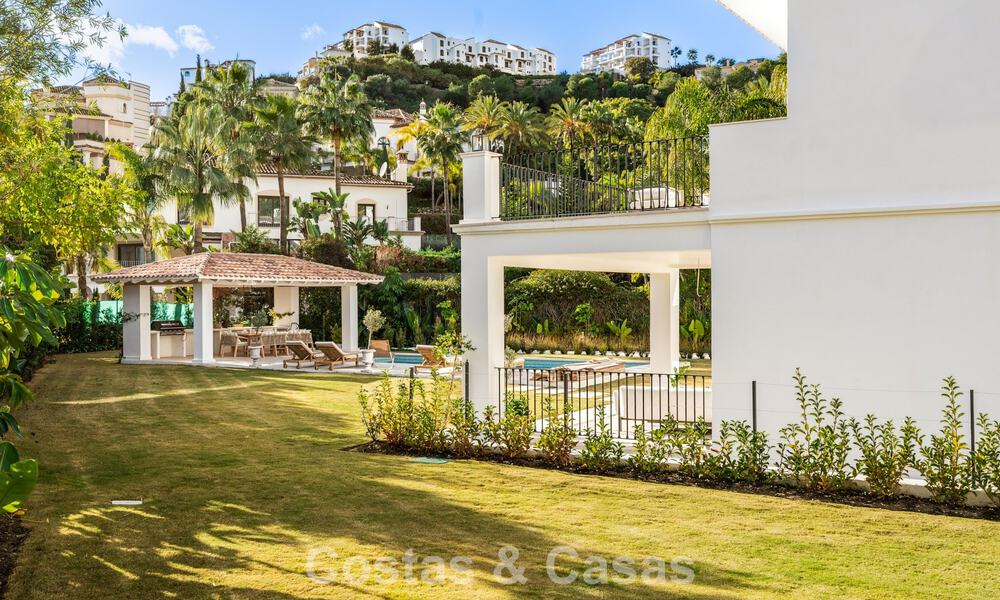 Villa de clase, lujosamente renovada en venta en Marbella - Benahavís 792018