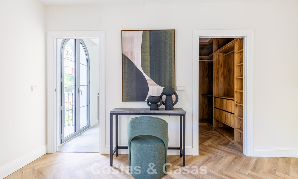 Villa de clase, lujosamente renovada en venta en Marbella - Benahavís 792021