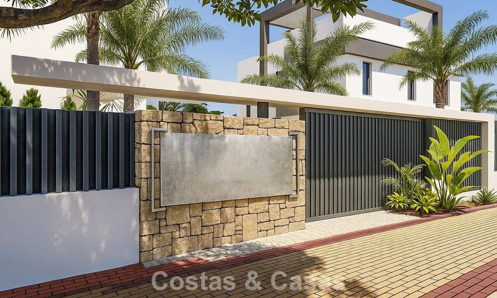 Adosados contemporáneos de diseño moderno en venta en un entorno de golf en Mijas Costa, Costa del Sol 791834