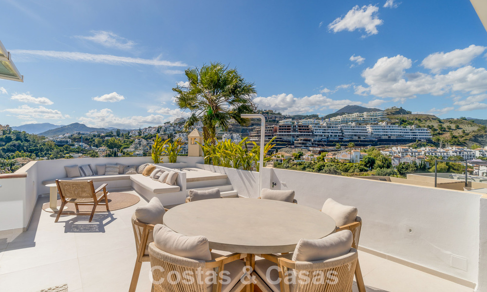 Elegante ático dúplex con vistas panorámicas en venta en La Quinta, Marbella - Benahavís 791946