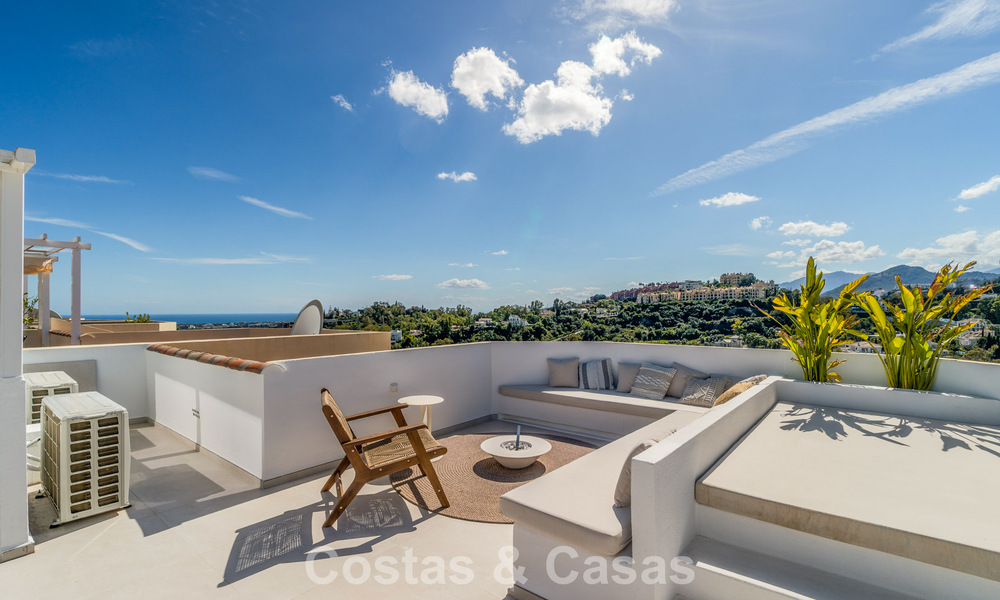 Elegante ático dúplex con vistas panorámicas en venta en La Quinta, Marbella - Benahavís 791948