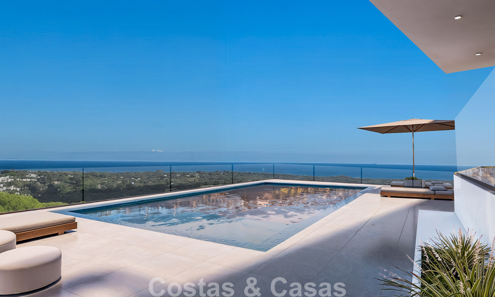 Nueva villa off-plan de diseño vanguardista en venta en un entorno privado de golf en Sotogrande, Costa del Sol 792085