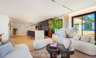 Ático renovado de estilo contemporáneo con piscina privada y vistas panorámicas al mar en Nueva Andalucía, Marbella 792161 