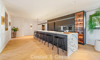 Ático renovado de estilo contemporáneo con piscina privada y vistas panorámicas al mar en Nueva Andalucía, Marbella 792162 