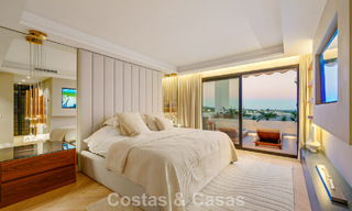 Ático renovado de estilo contemporáneo con piscina privada y vistas panorámicas al mar en Nueva Andalucía, Marbella 792182 